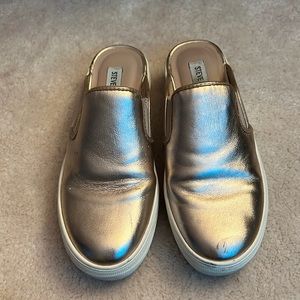 Steve Madden slip on